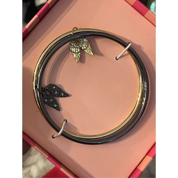 VS vintage htf angel wing set of 2 pave circle bangle statement bracelet nib - Picture 2 of 6